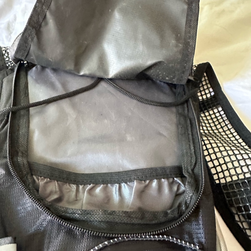 Kuyou Hydration Pack Backpack. Without Bladder - image 6